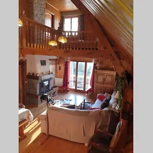 https://authentique-chalet-vue-sur-le-lac-et-les-pistes.hotels-rhonealpes.com