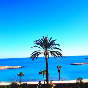 https://le-marly-menton.fr-provencehotel.com